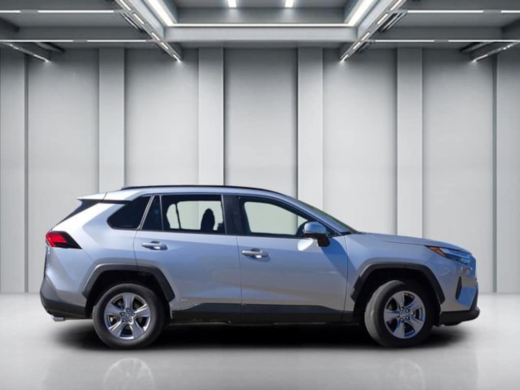 Used 2025 Toyota RAV4 Hybrid XLE SUV