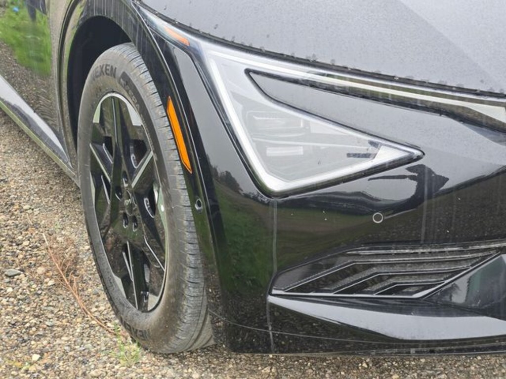 New 2025 Kia EV6 Wind SUV