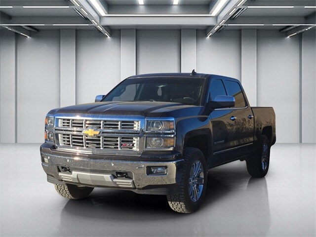 2015 Chevrolet Silverado LTZ photo 2
