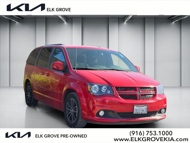 2016 Dodge Grand Caravan R/T's photo
