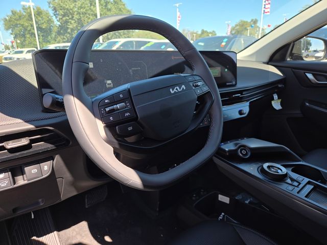 2025 Kia EV6 Wind - Photo 12