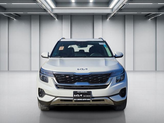 2023 Kia Seltos EX photo 2