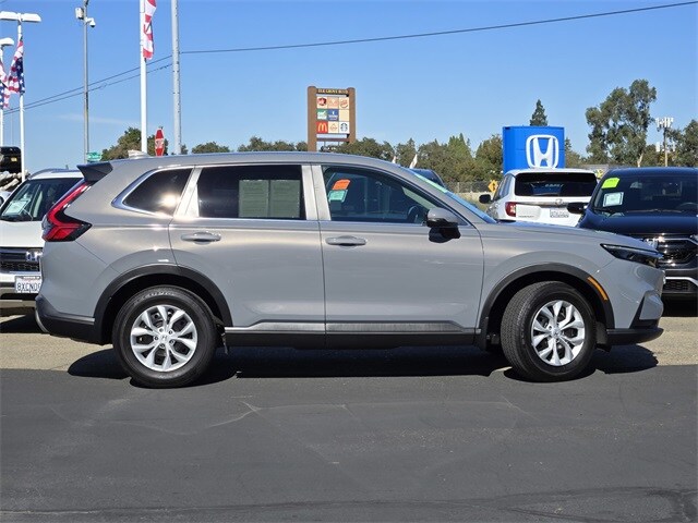 2025 Honda CR-V LX photo 3