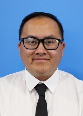 Staff member Michael Yang from 4d4051ee3e9f