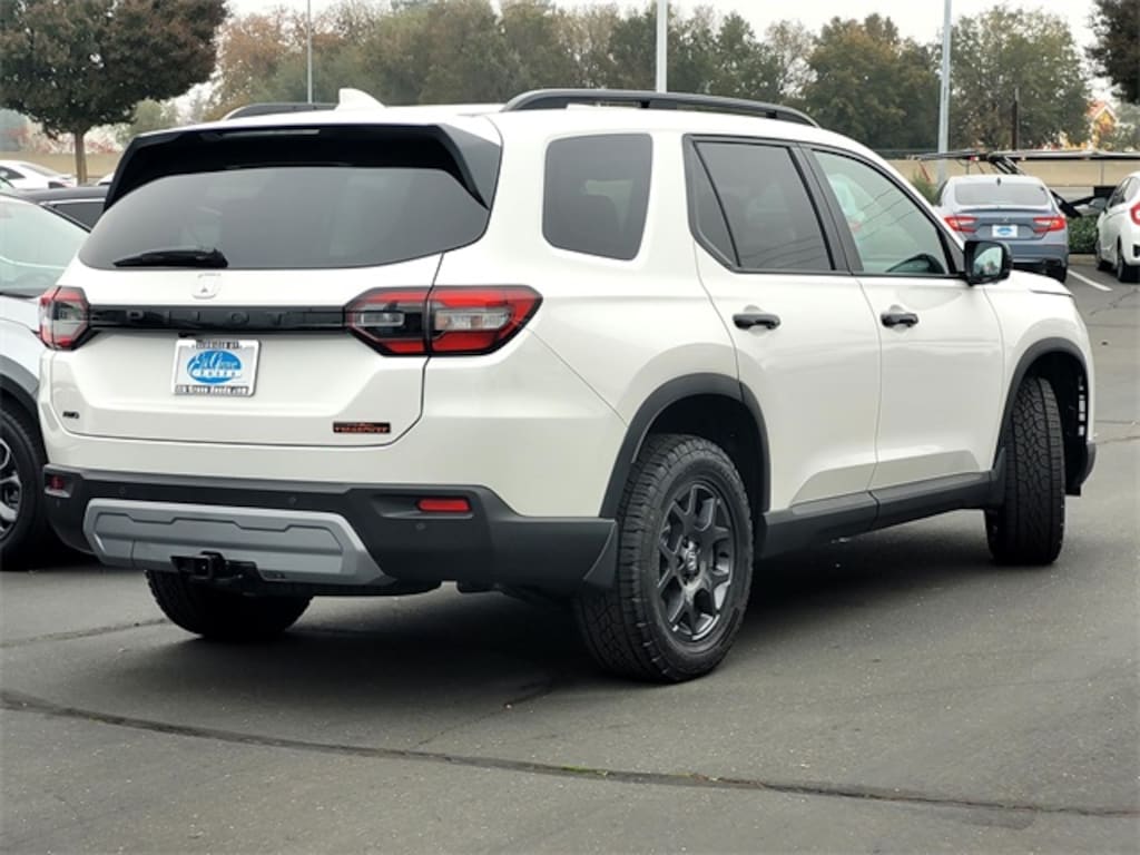 New 2025 Honda Pilot TrailSport SUV