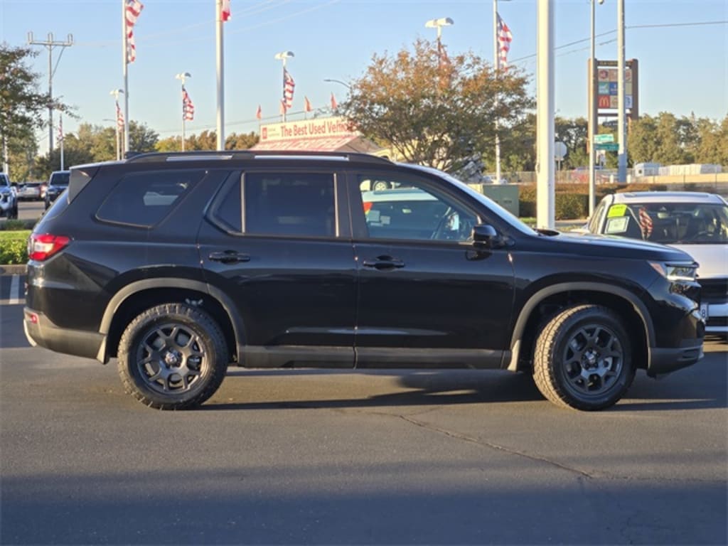 New 2025 Honda Pilot TrailSport SUV