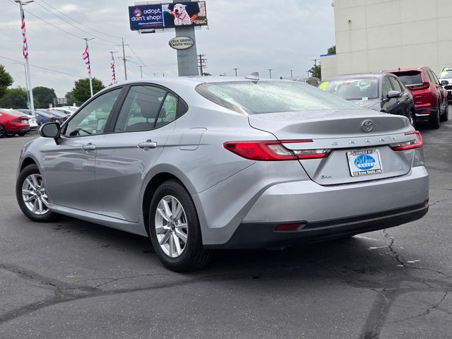 2025 Toyota Camry LE photo 5