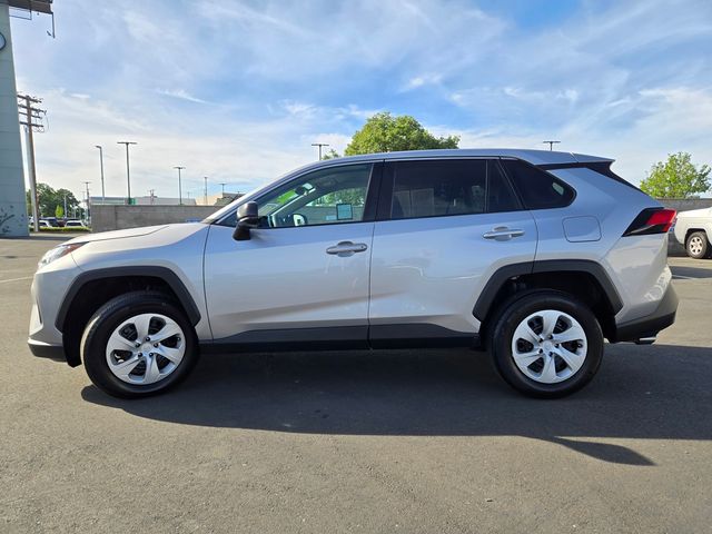 2024 Toyota RAV4 LE photo 6