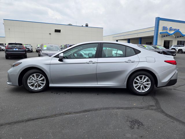 2025 Toyota Camry LE photo 6