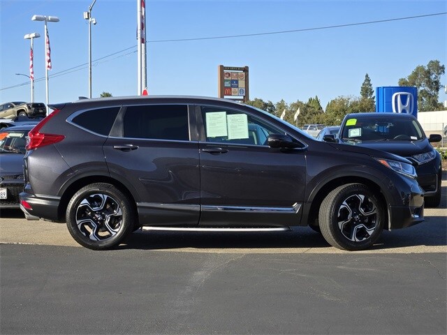 2018 Honda CR-V Touring photo 3