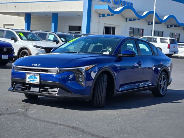 2025 Kia K4 LXS photo 3