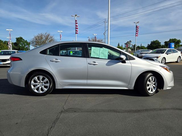 2024 Toyota Corolla LE photo 2