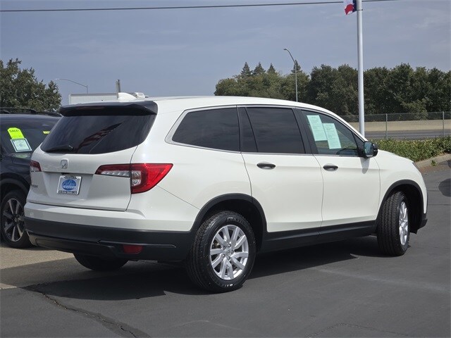 2019 Honda Pilot LX photo 3
