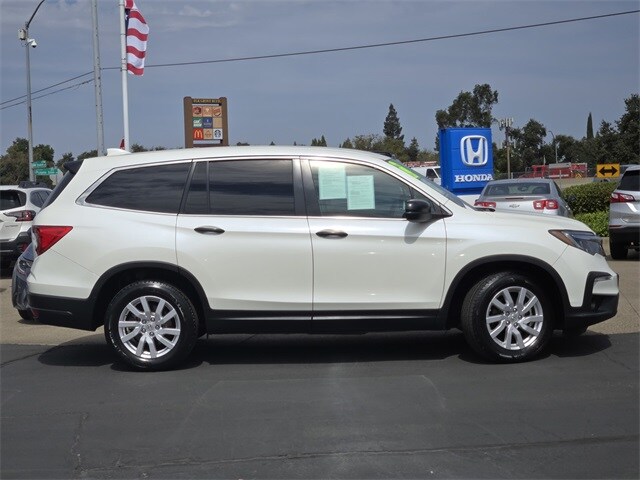 2019 Honda Pilot LX photo 2