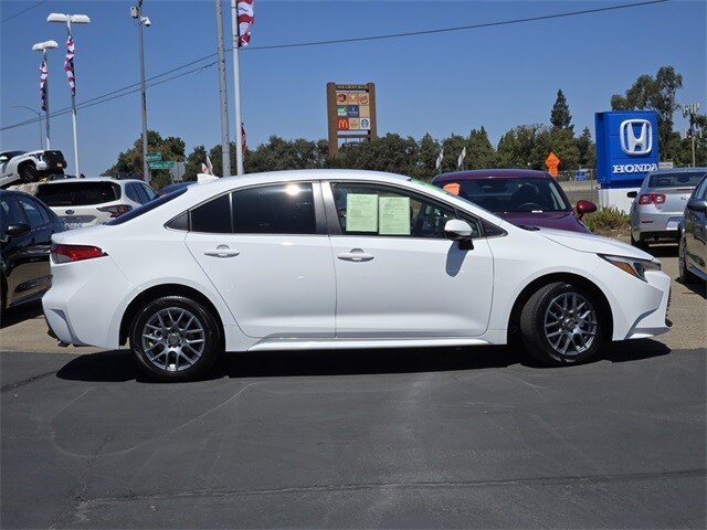 2023 Toyota Corolla Hybrid LE photo 3