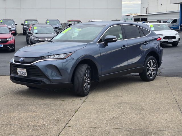 2022 Toyota Venza LE photo 3