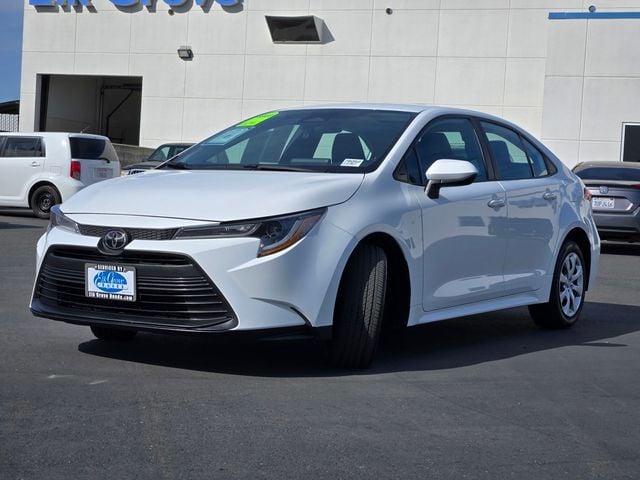 2024 Toyota Corolla LE photo 3