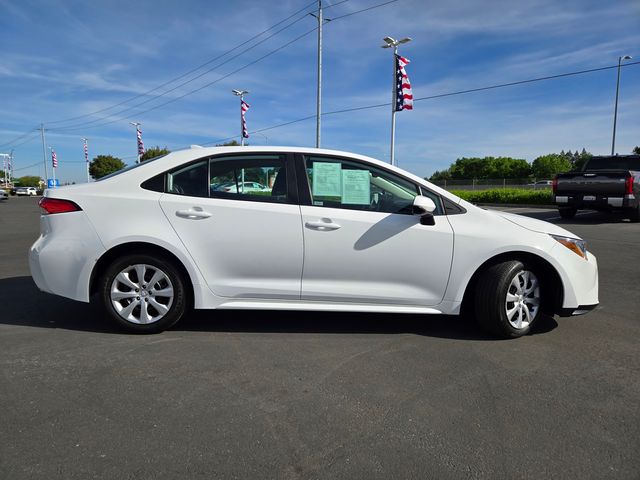 2024 Toyota Corolla LE photo 2