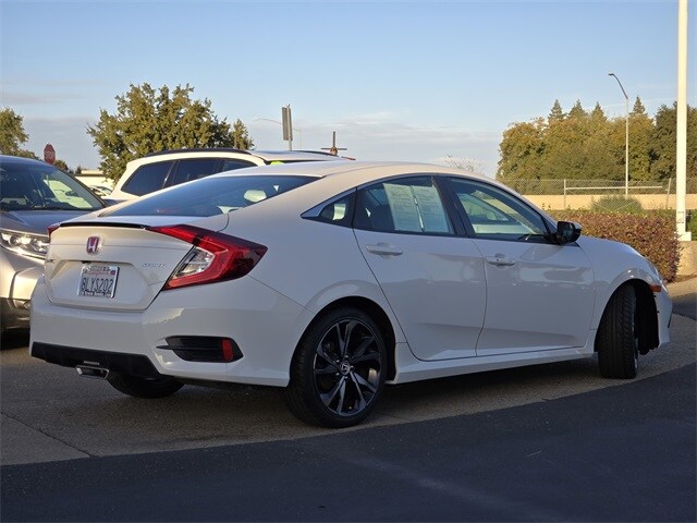 2019 Honda Civic Sport photo 4