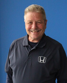 Staff member Tim Leahy from e557b4e7ce24