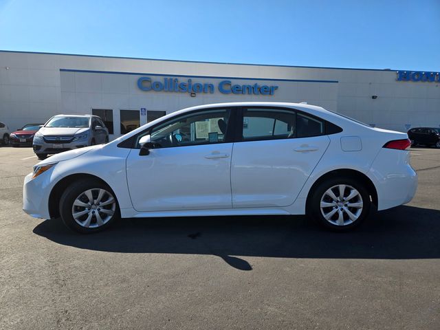 2025 Toyota Corolla LE photo 6