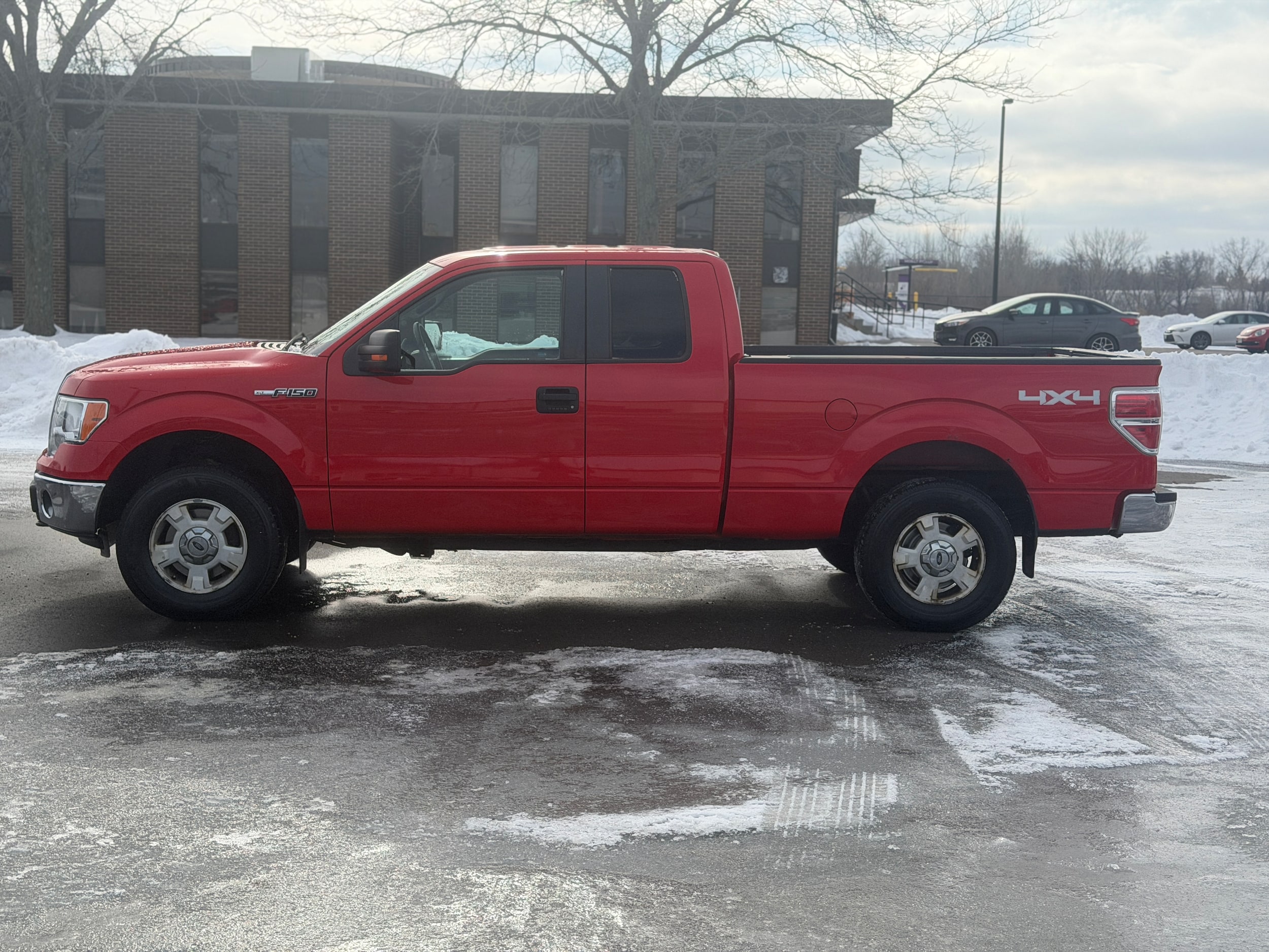 Used 2014 Ford F-150 XLT with VIN 1FTFX1EF8EFB38592 for sale in Elkhorn, WI