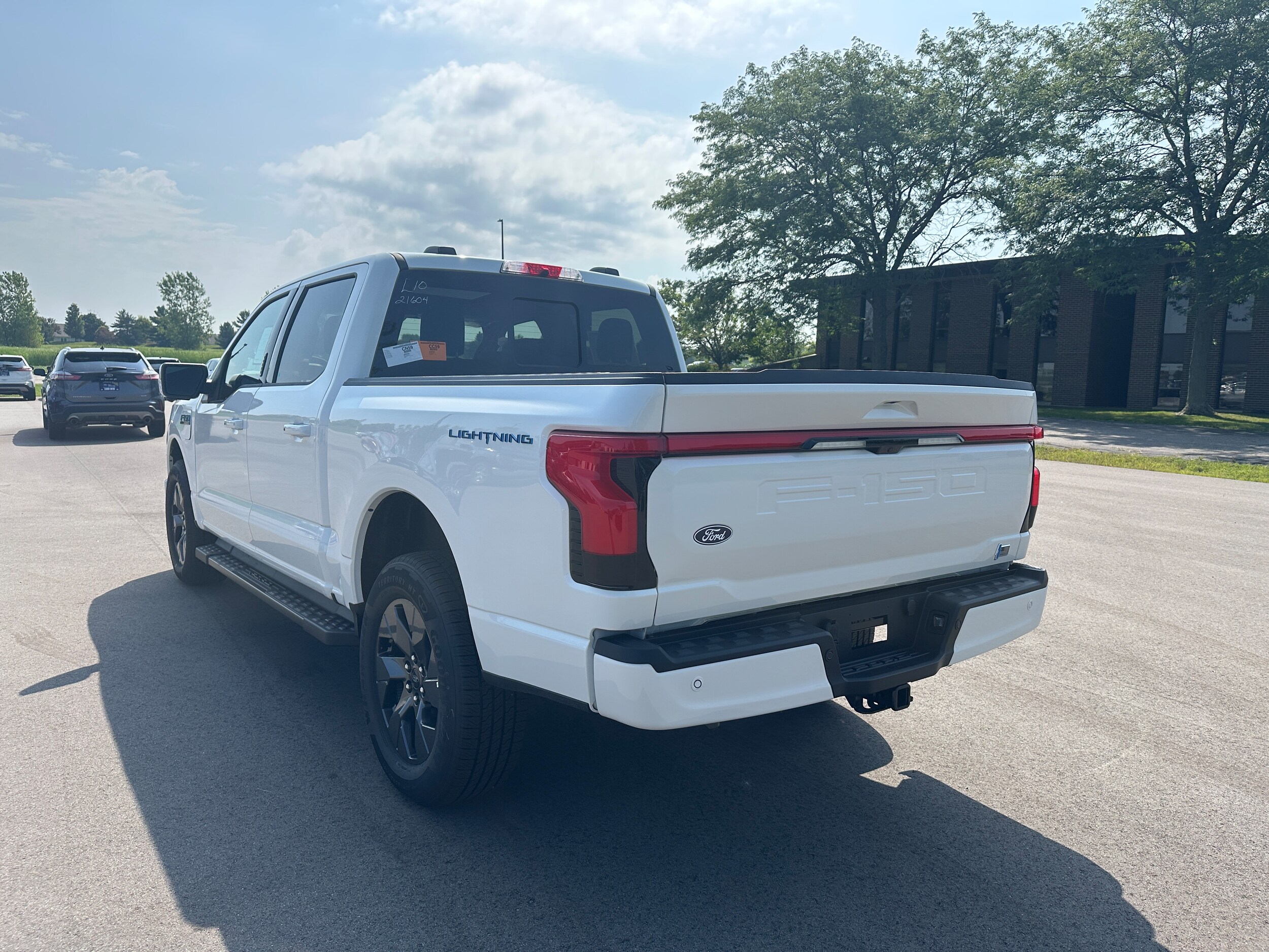 2025 Ford F-150 Lariat photo 3