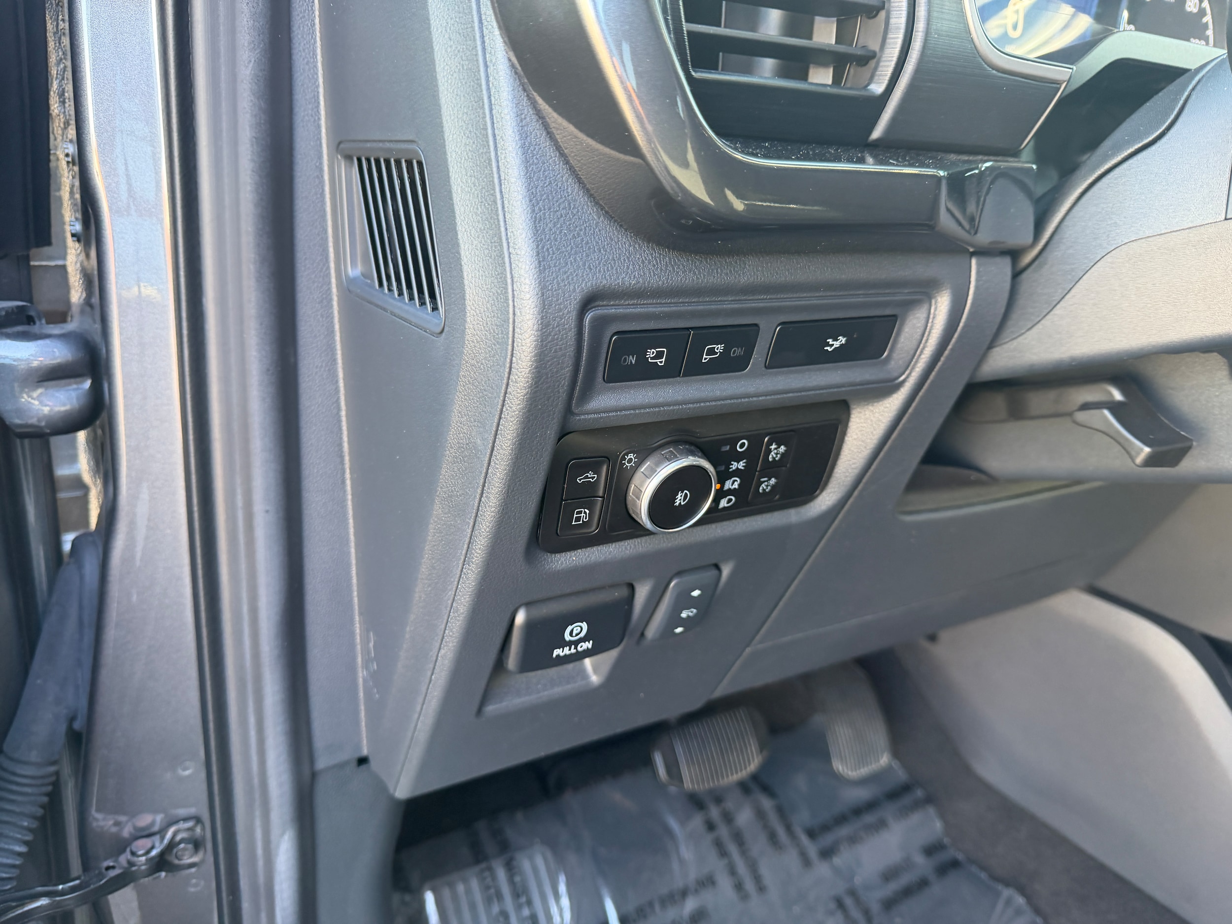 2023 Ford F-150 XLT - Photo 13