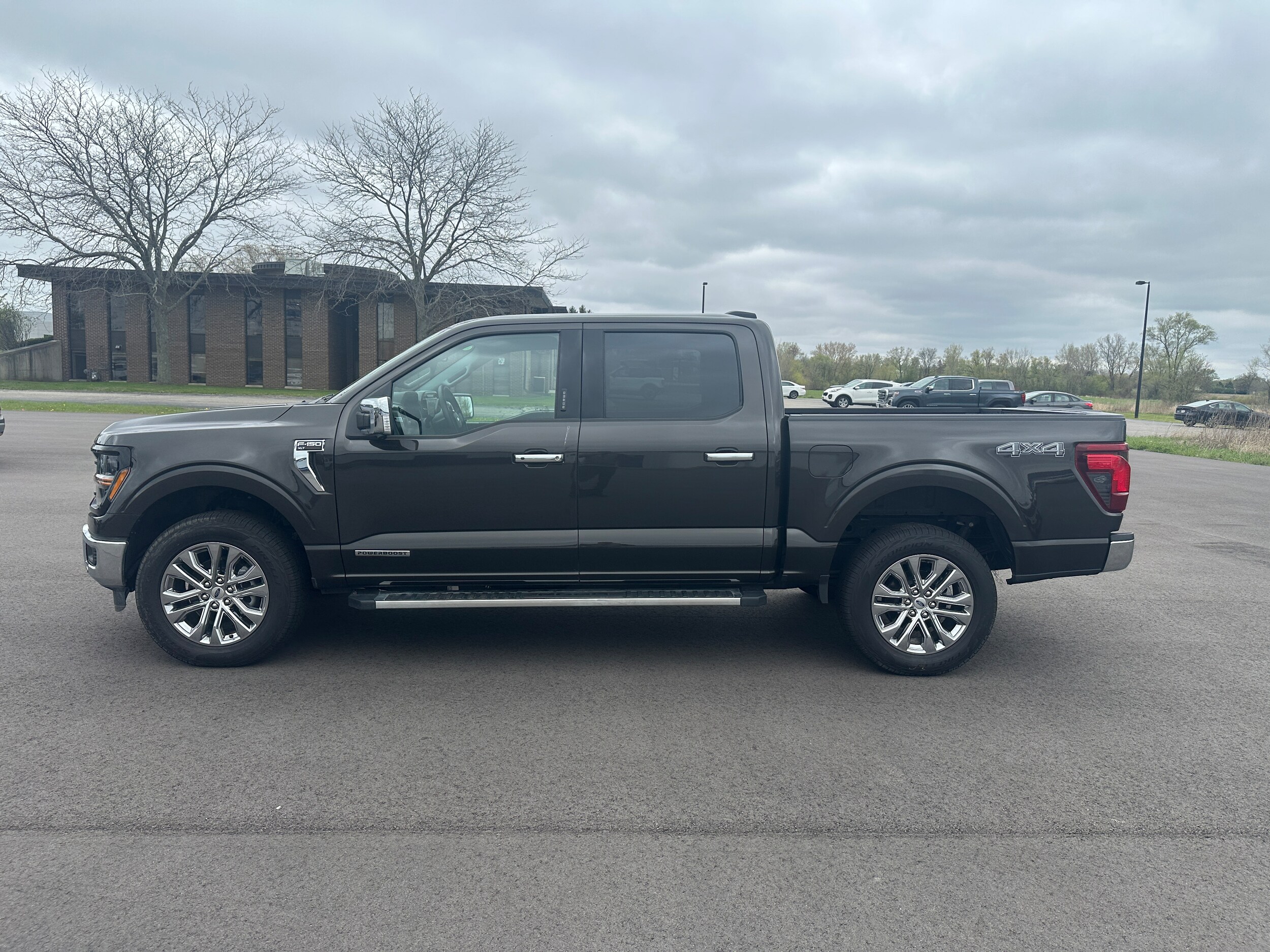 2024 Ford F-150 XLT photo 2