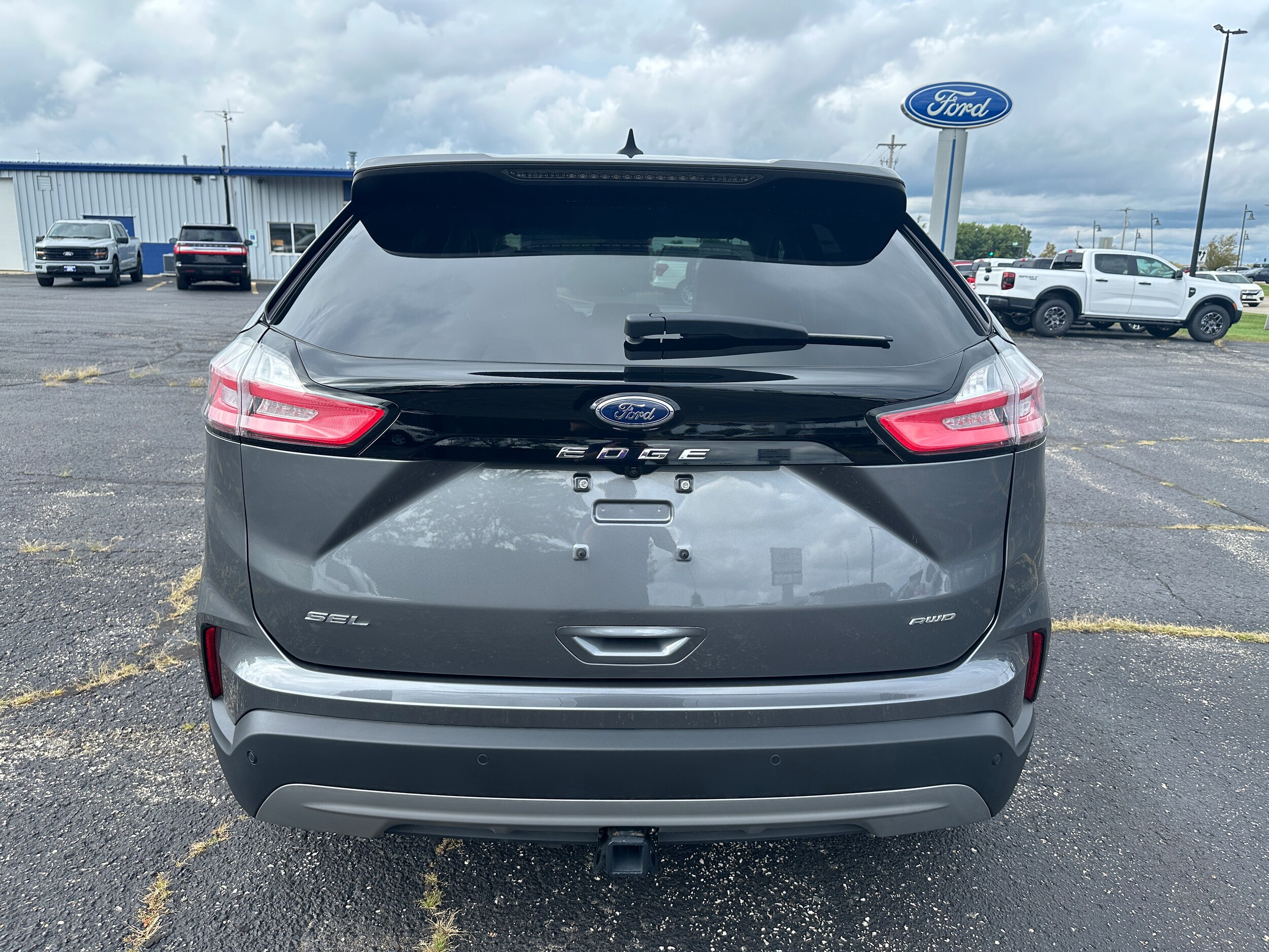 2022 Ford Edge SEL photo 4