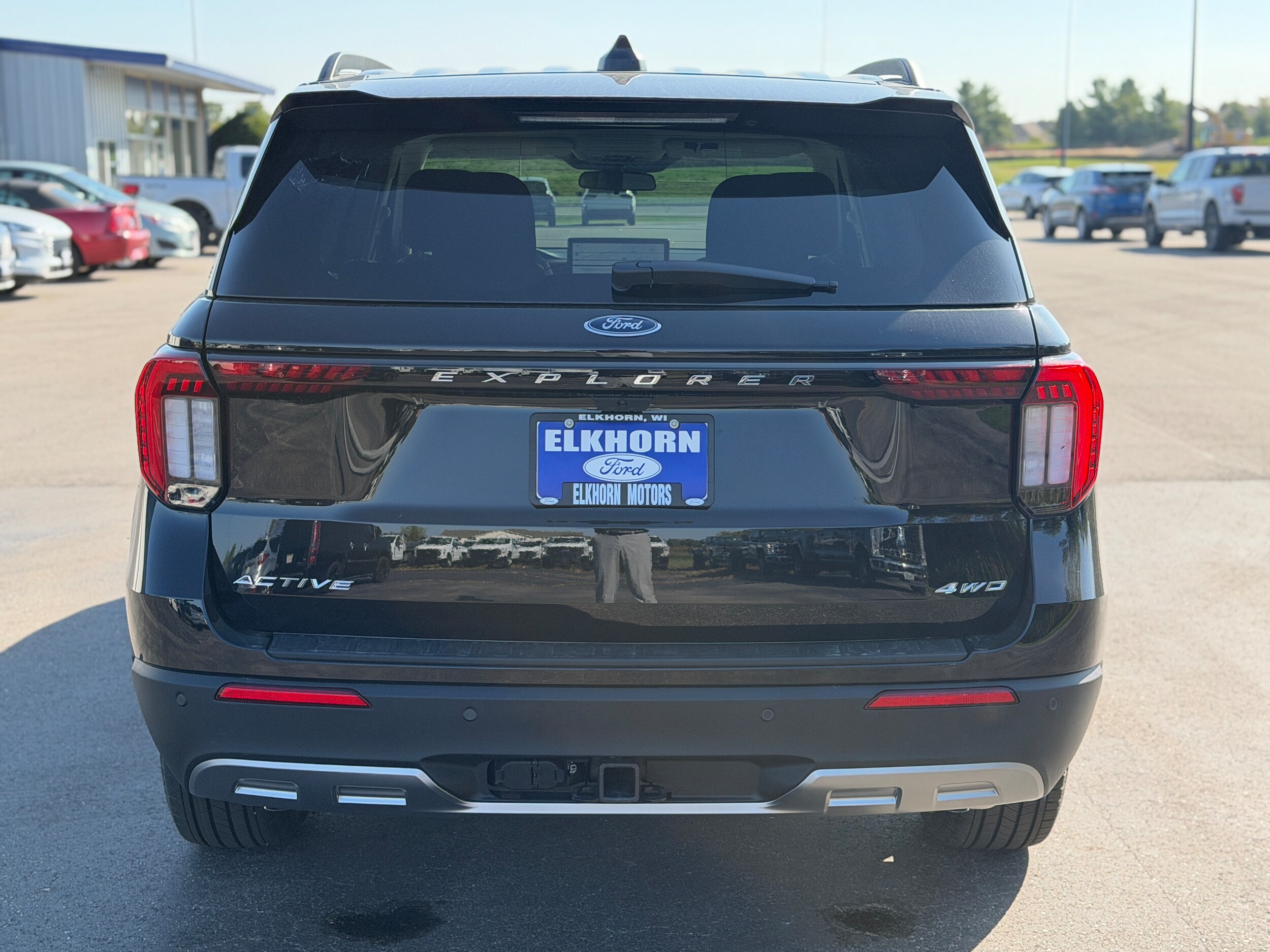 2025 Ford Explorer photo 3