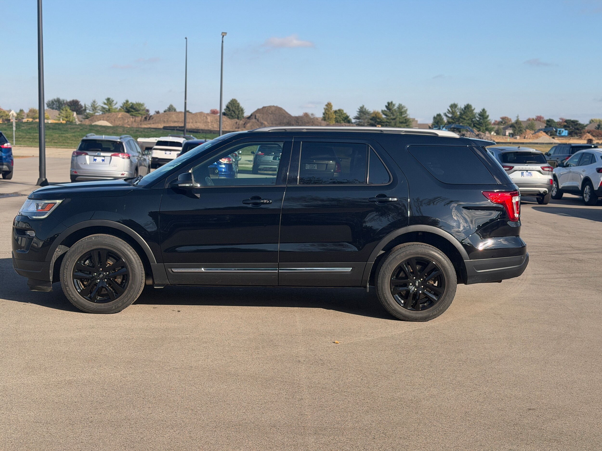 2018 Ford Explorer XLT photo 2
