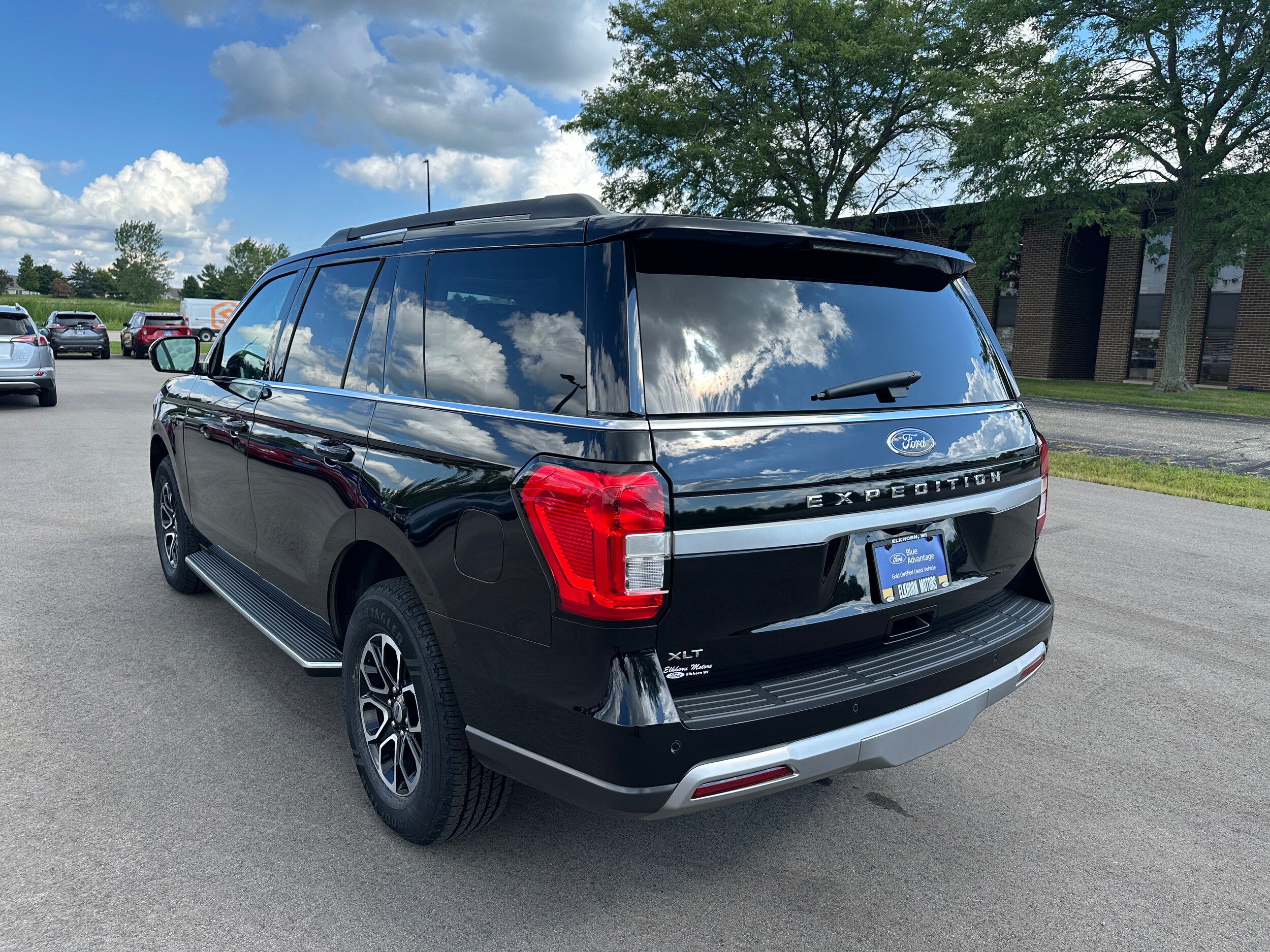 2022 Ford Expedition XLT photo 2