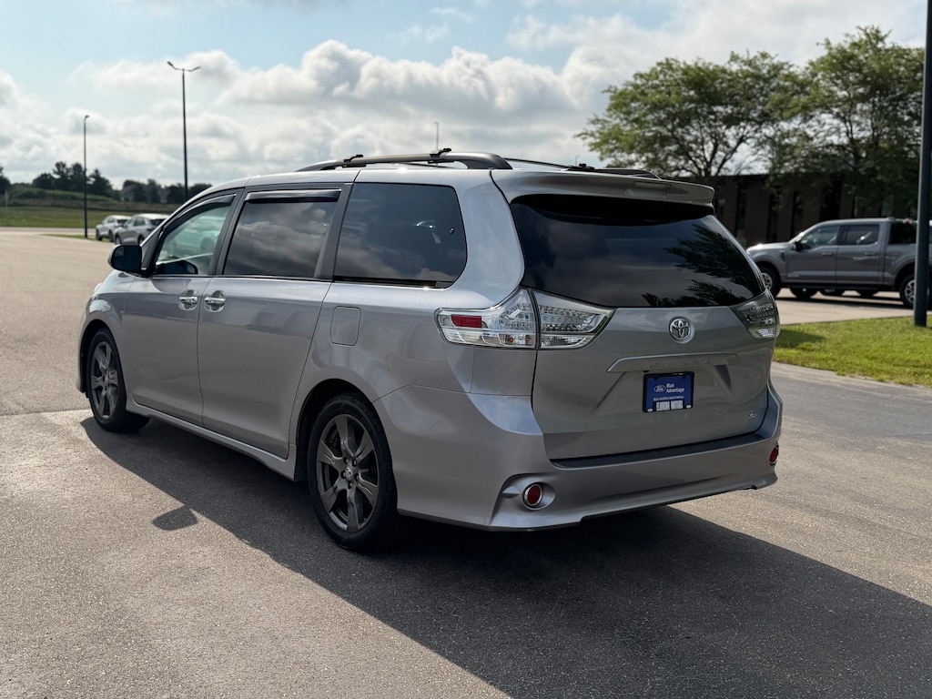 Certified 2017 Toyota Sienna SE VAN PASSENGE