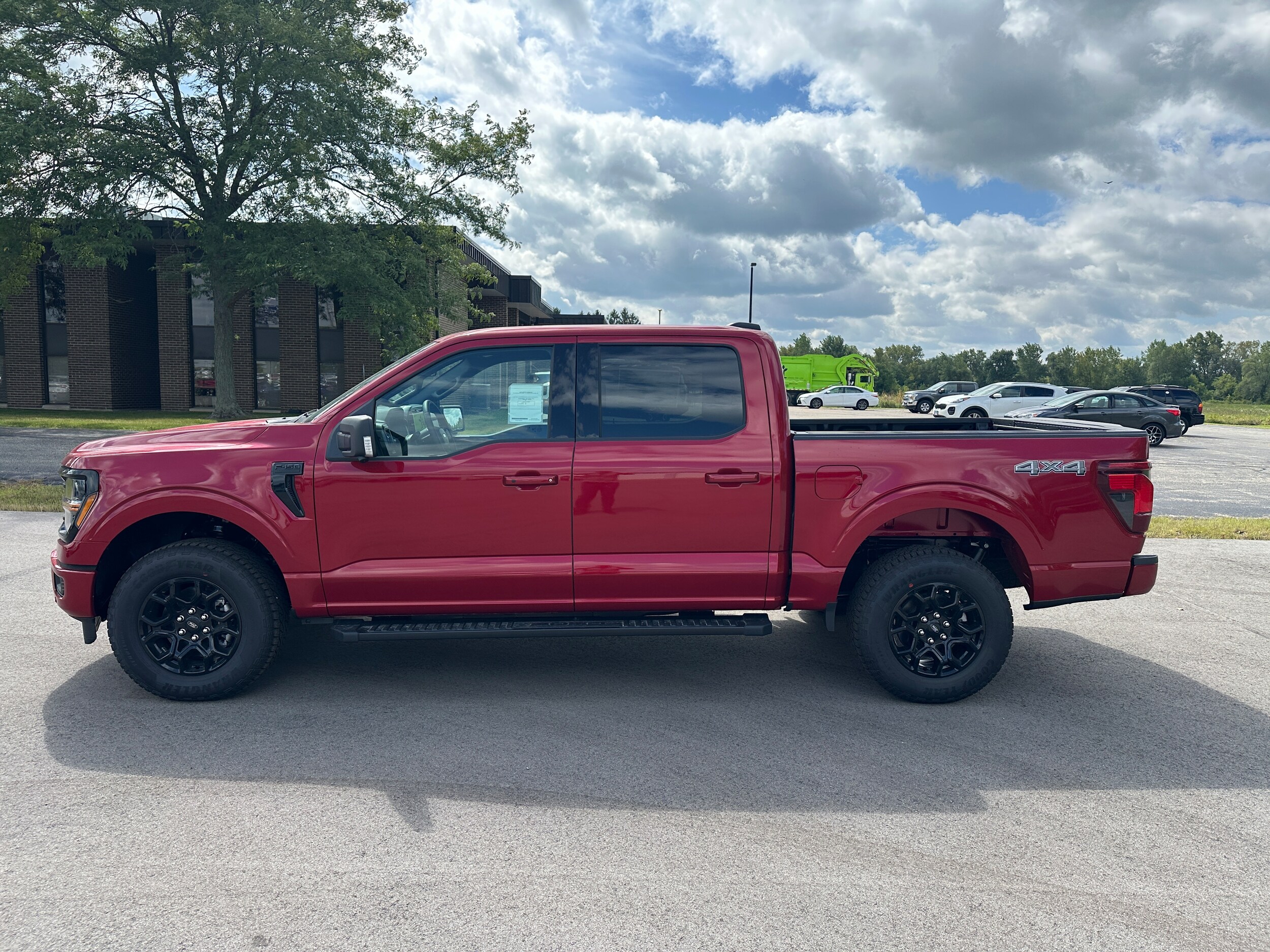 2025 Ford F-150 XLT photo 2