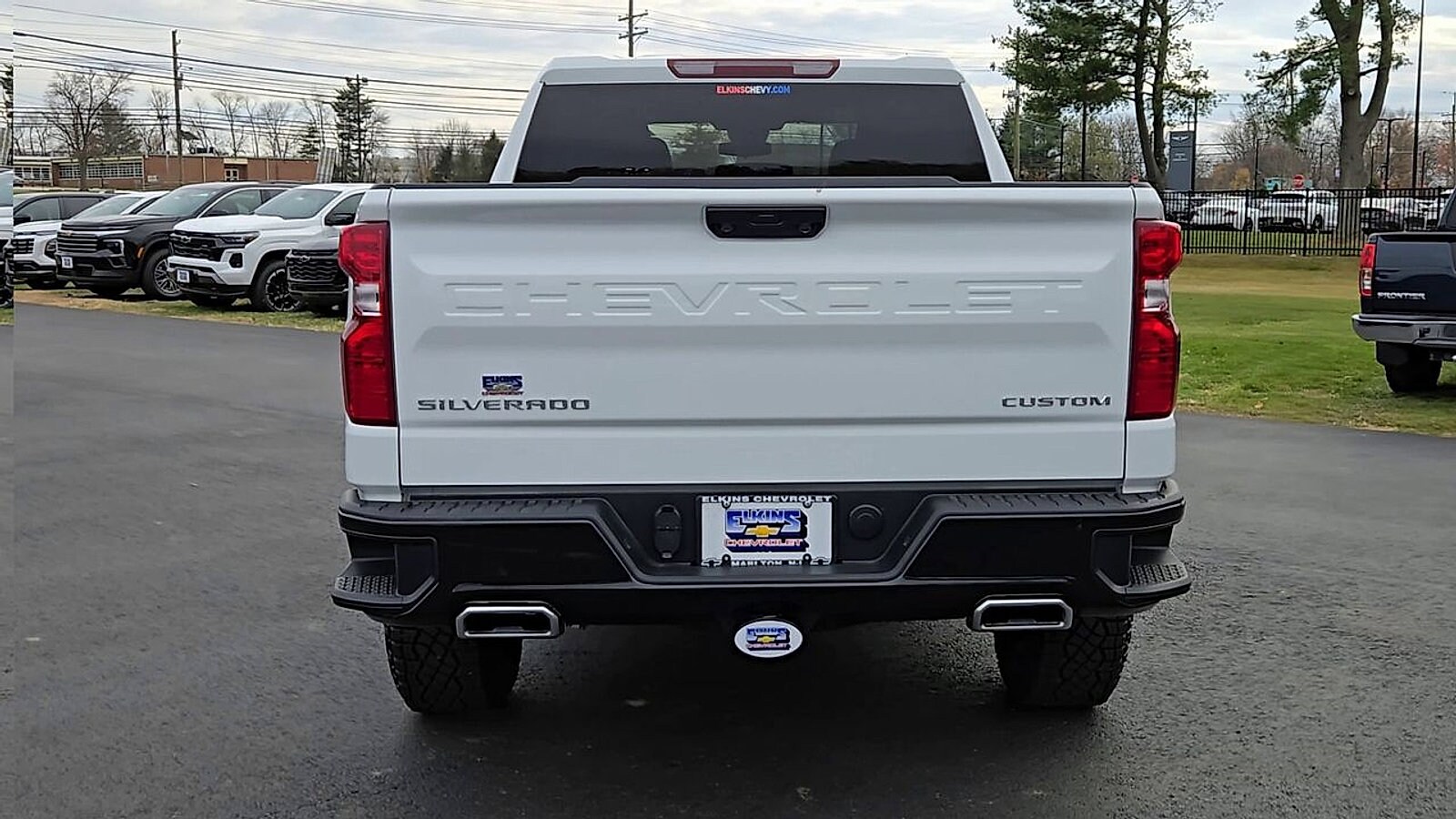 2025 Chevrolet Silverado 1500 Custom Trail Boss photo 3