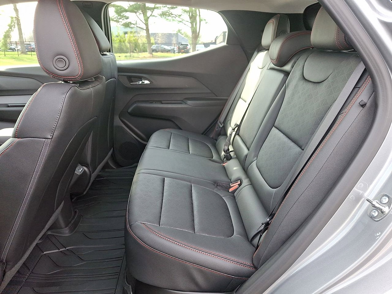 2027 Chevrolet Bolt RS - Photo 13