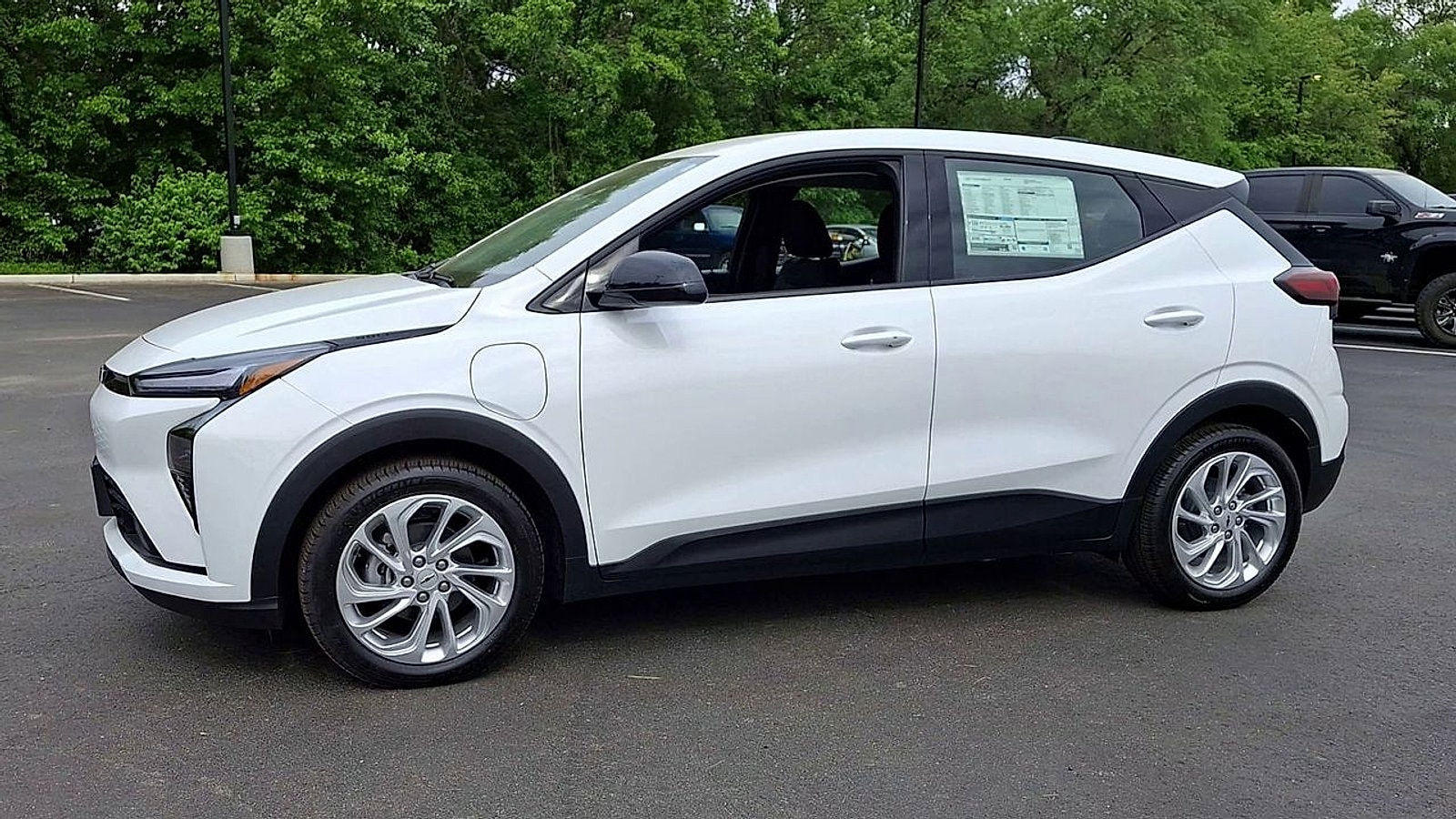 2027 Chevrolet Bolt LT - Photo 7