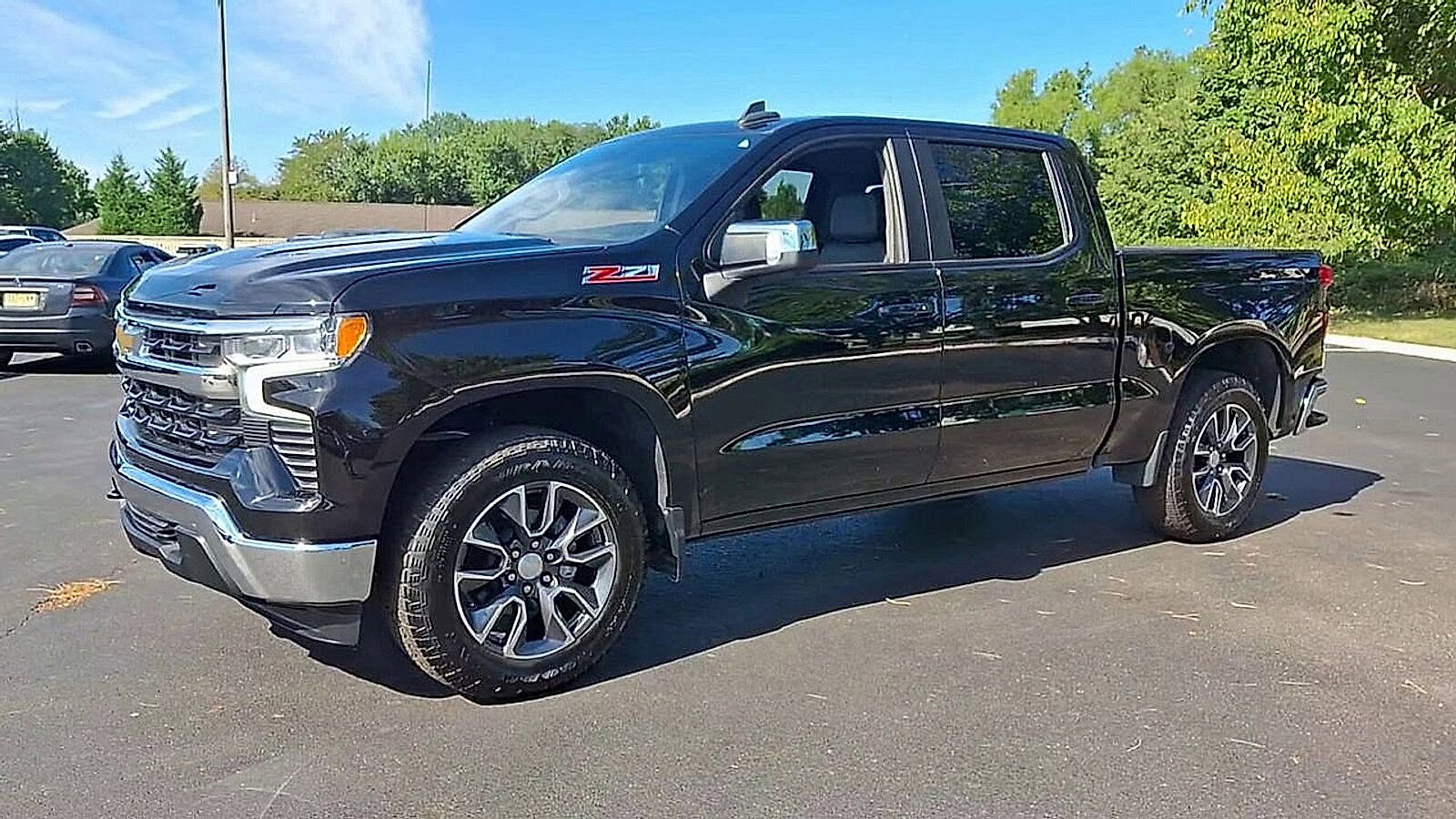 2022 Chevrolet Silverado 1500 LT photo 4