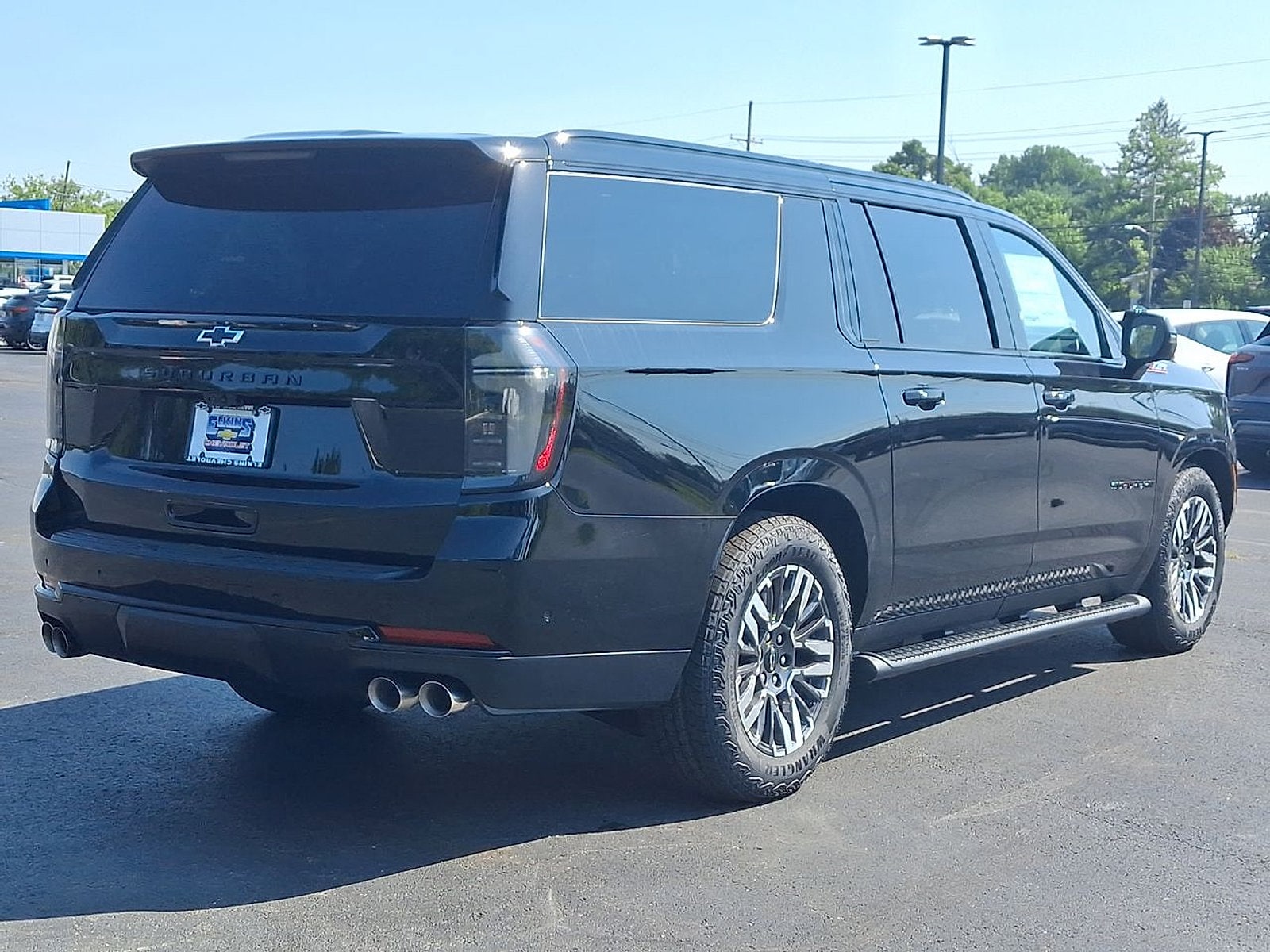 2026 Chevrolet Suburban Z71 - Photo 12