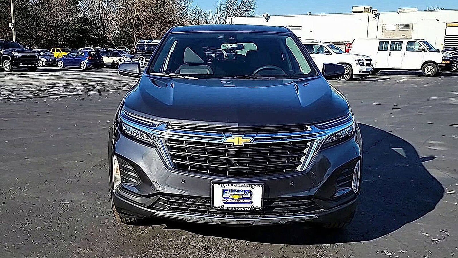 2023 Chevrolet Equinox LT photo 2