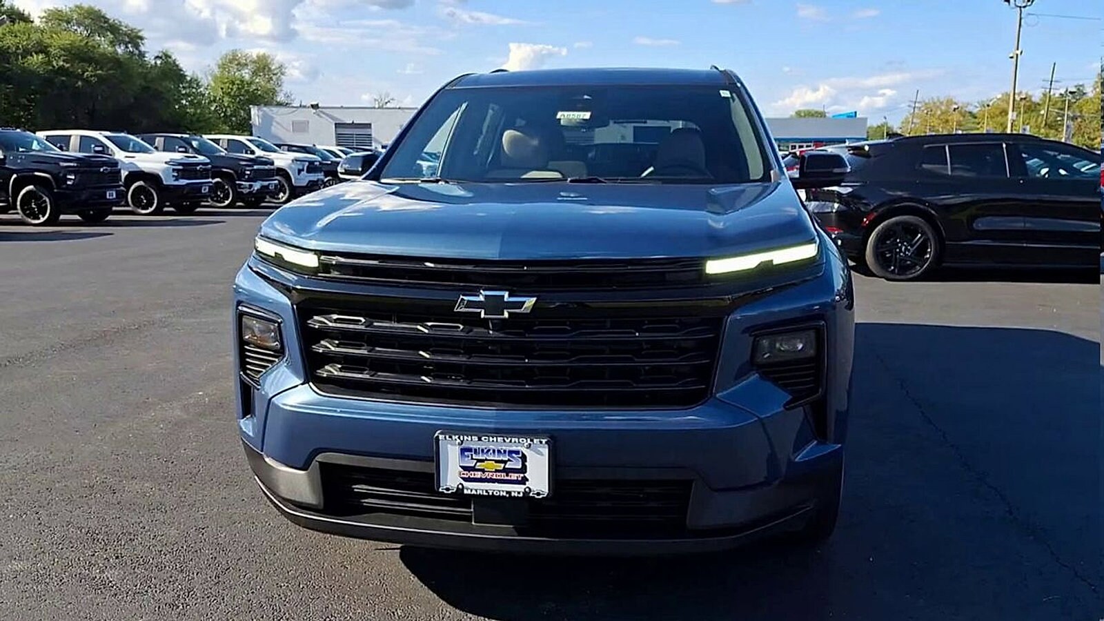 2025 Chevrolet Traverse photo 2