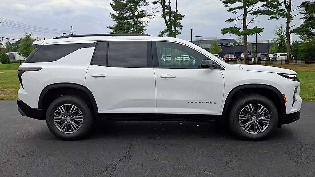New 2026 Chevrolet Traverse LT SUV