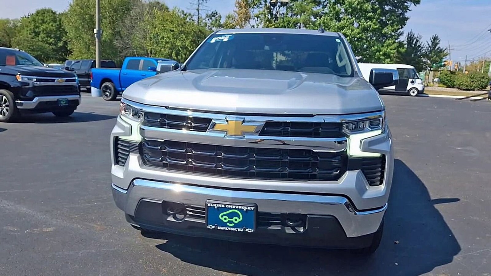 2022 Chevrolet Silverado 1500 LT photo 4