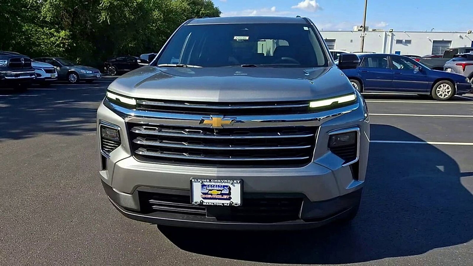2026 Chevrolet Traverse photo 2