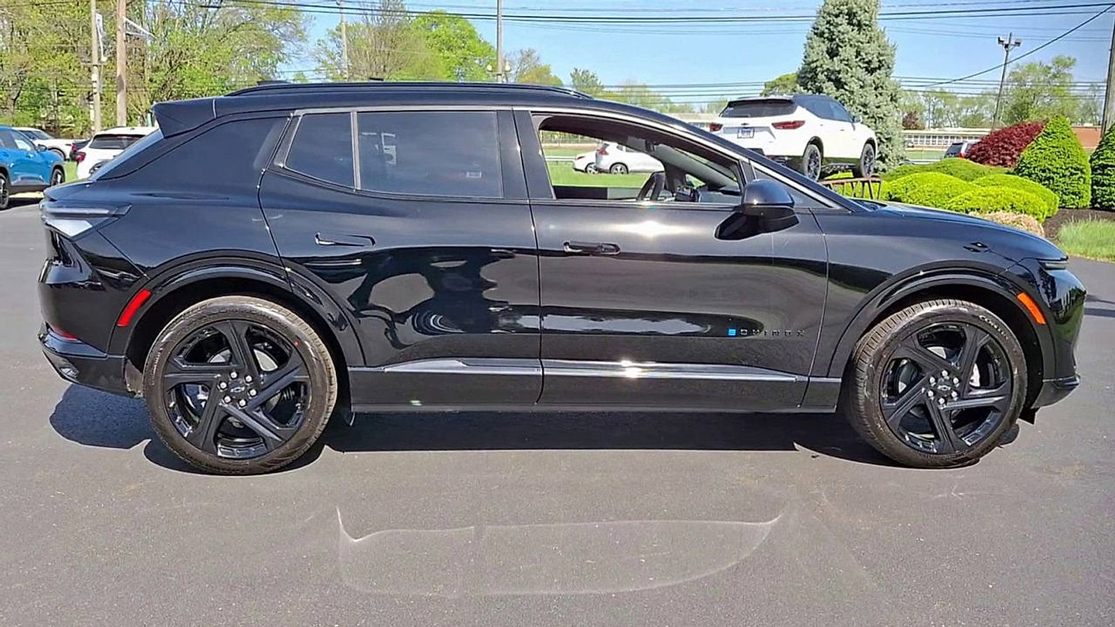 2025 Chevrolet Equinox EV RS - Photo 9