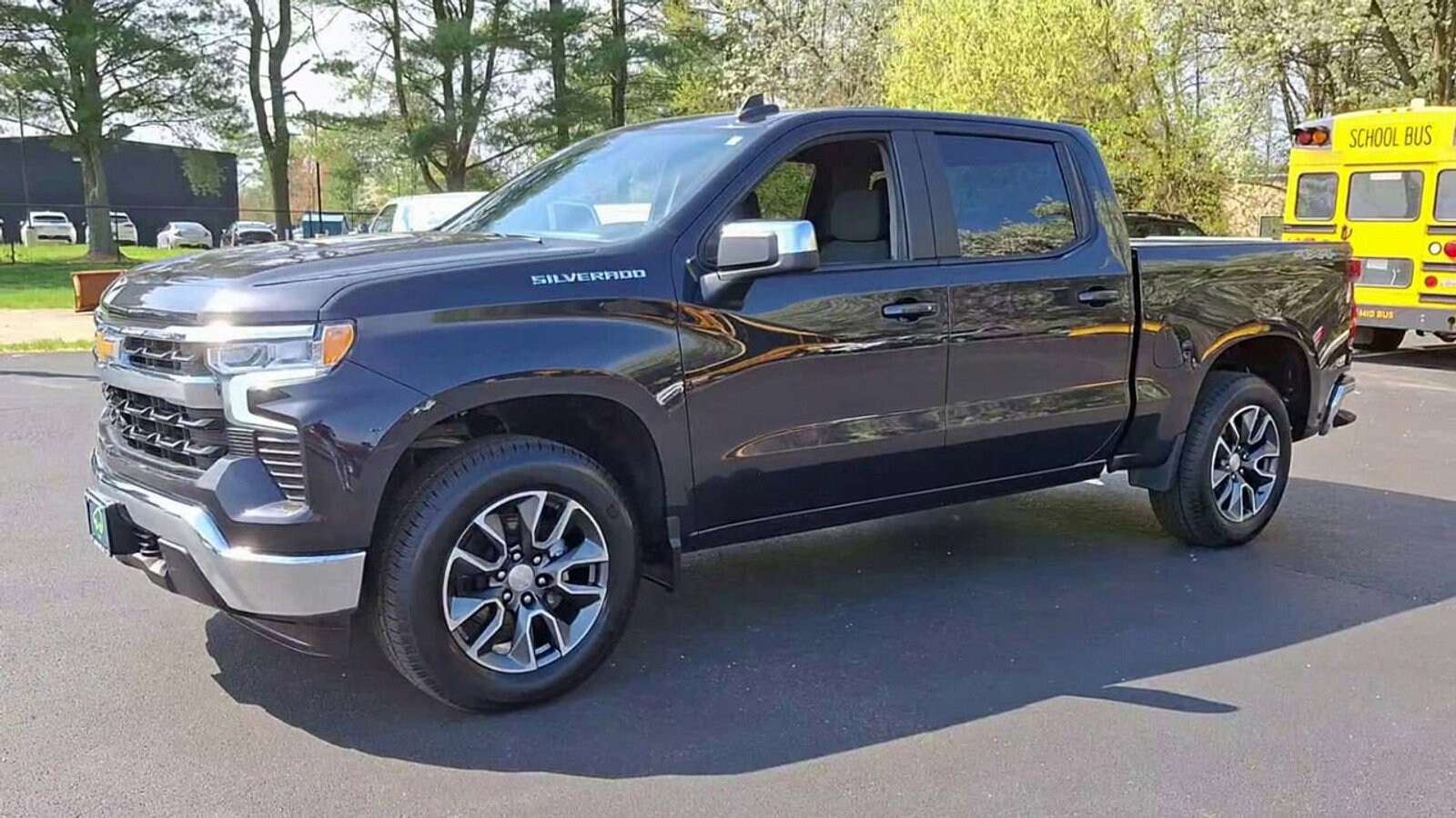 2023 Chevrolet Silverado 1500 LT photo 4