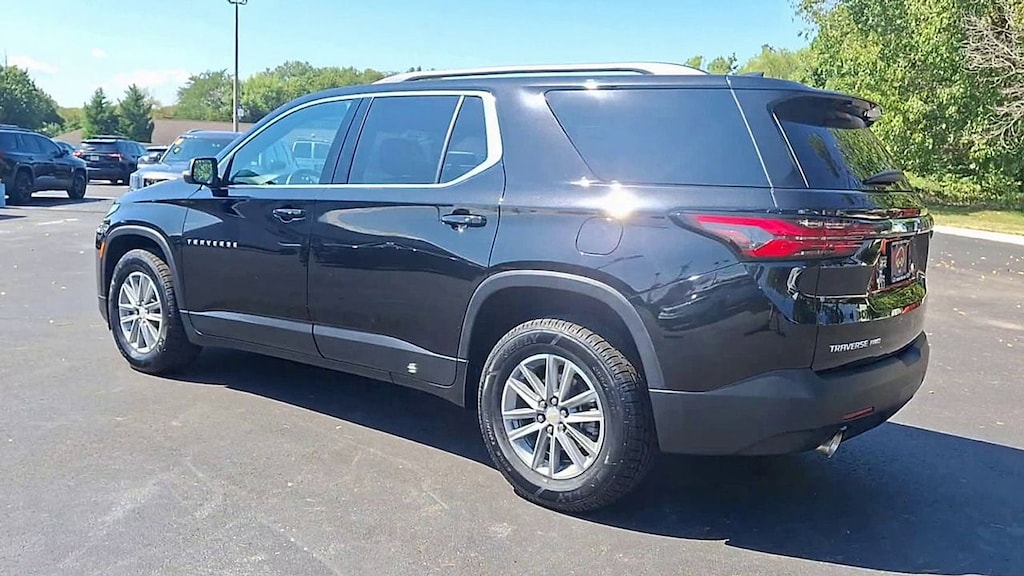 Used 2022 Chevrolet Traverse LT Cloth SUV