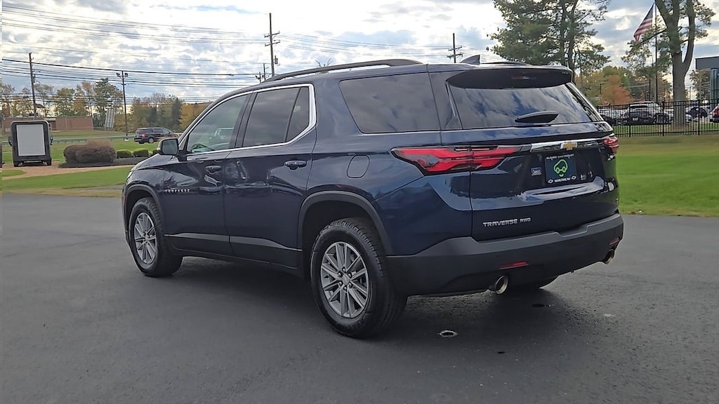 Used 2023 Chevrolet Traverse LT Cloth SUV