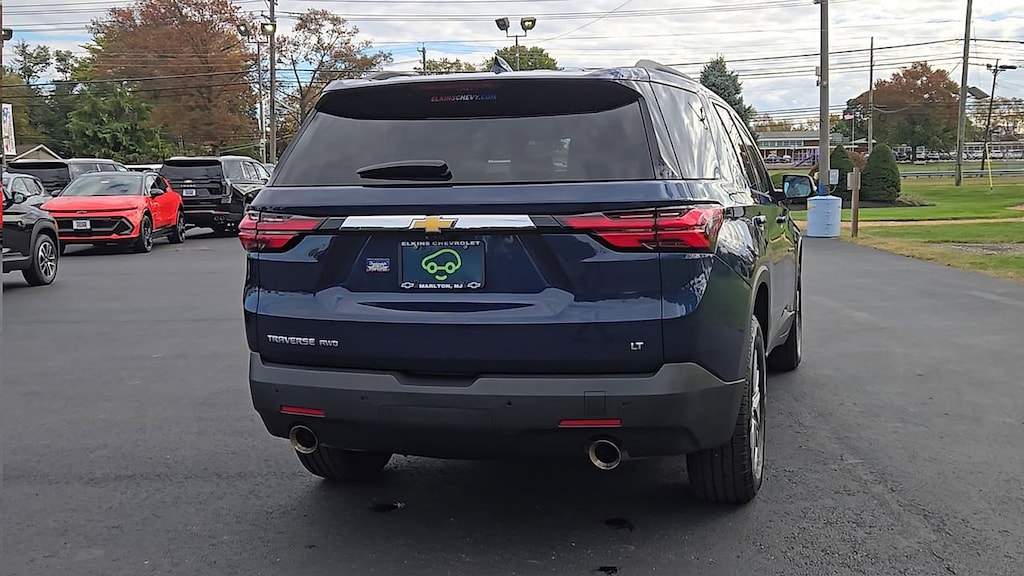 Used 2023 Chevrolet Traverse LT Cloth SUV